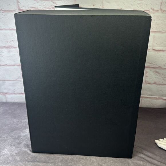 Large Gucci Box & Ribbon - Picture 5 of 7